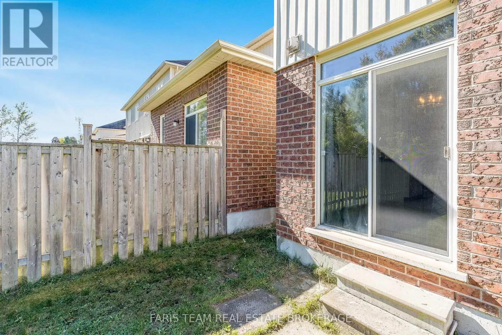 103 COLLIER CRESCENT