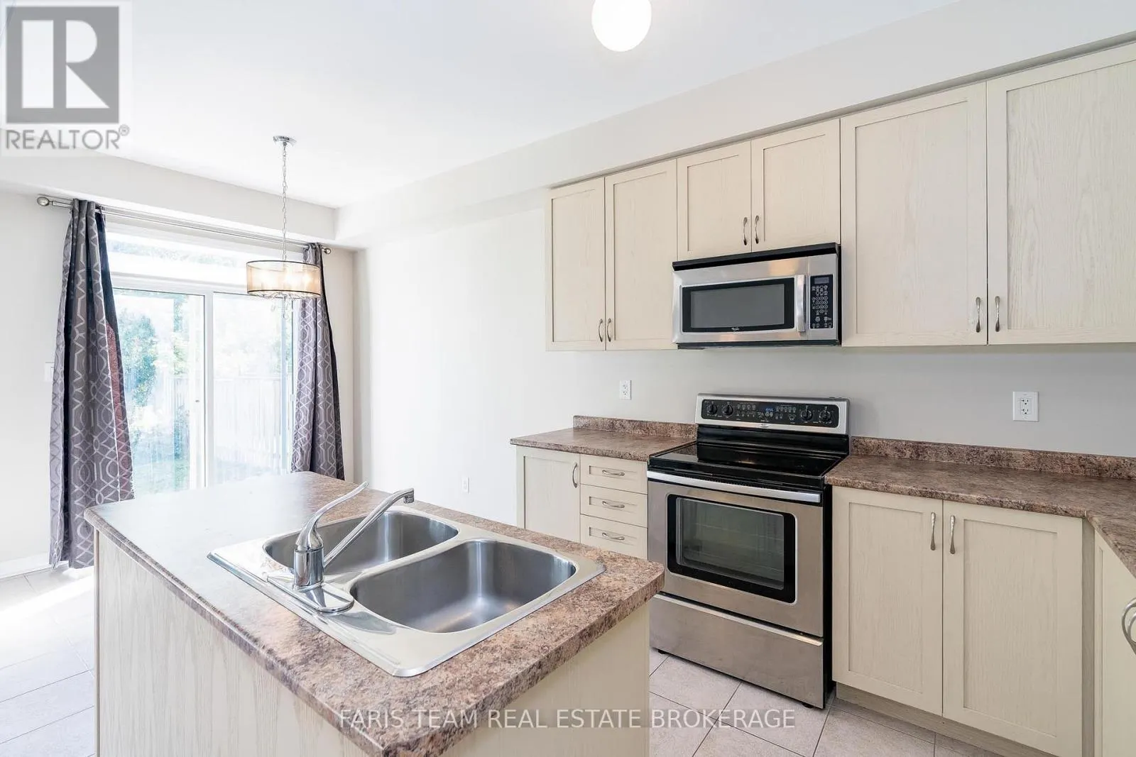 103 COLLIER CRESCENT