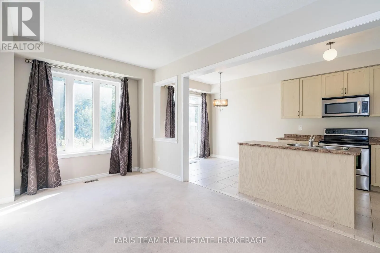 103 COLLIER CRESCENT