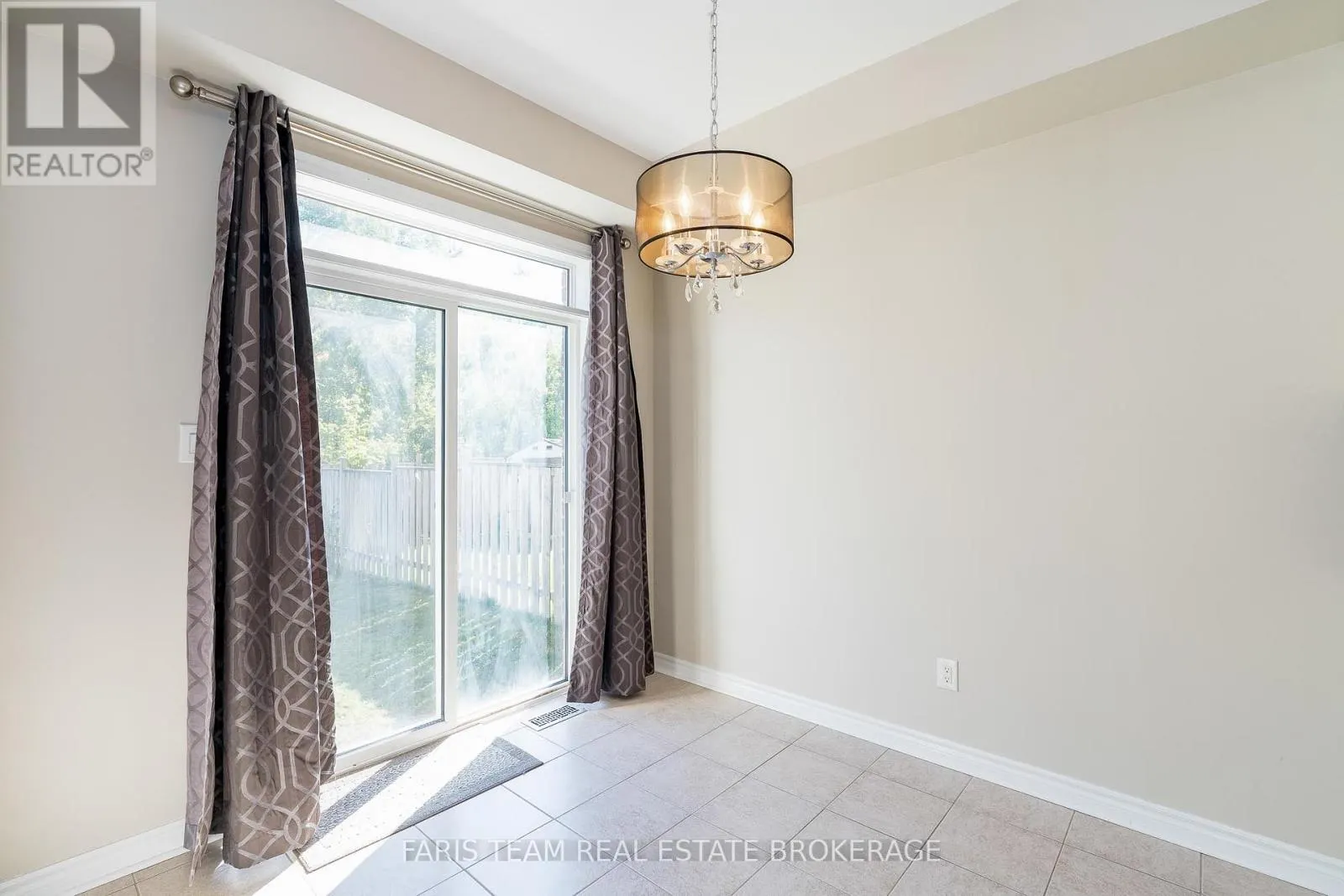 103 COLLIER CRESCENT