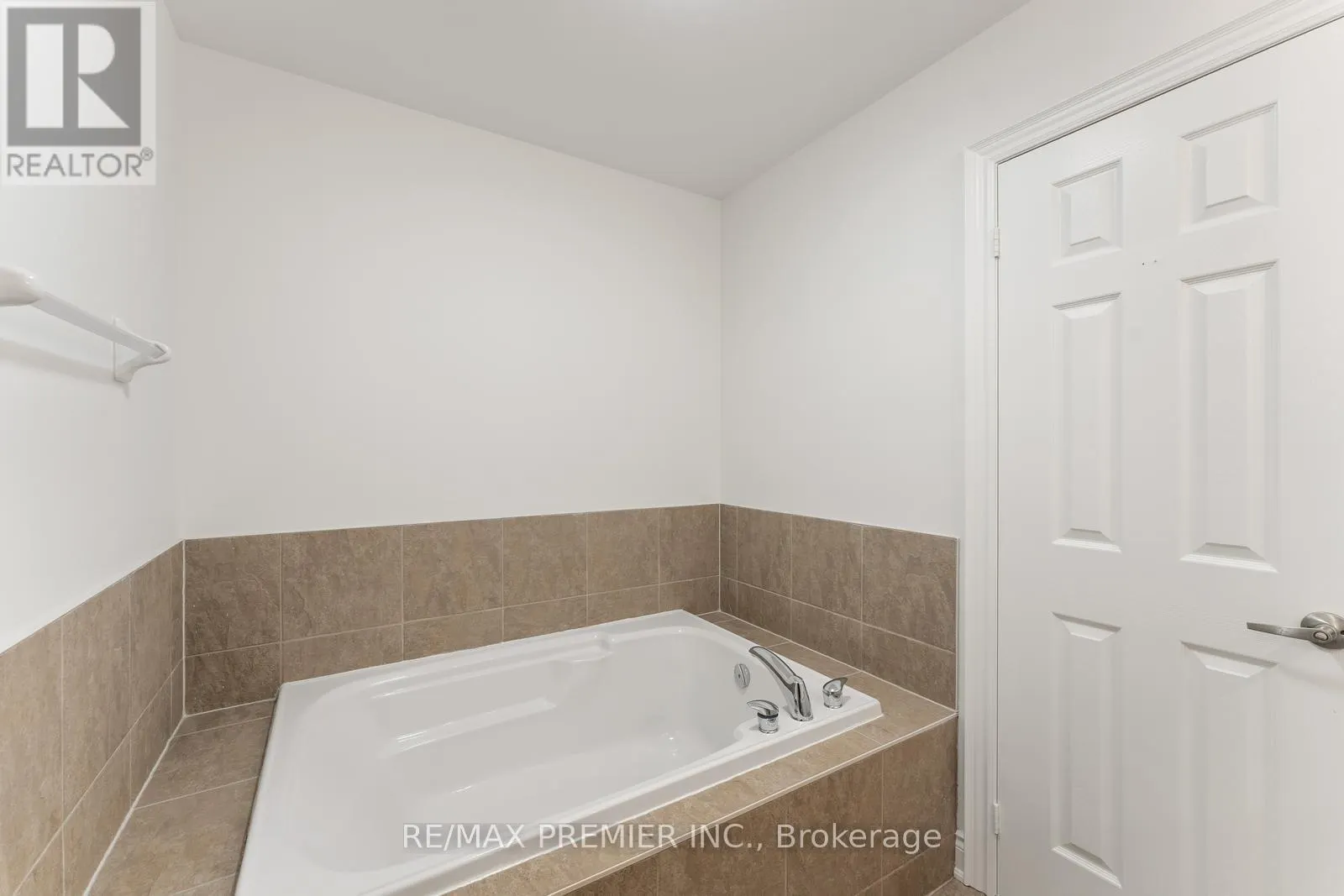 34 GEORGE BOGG ROAD