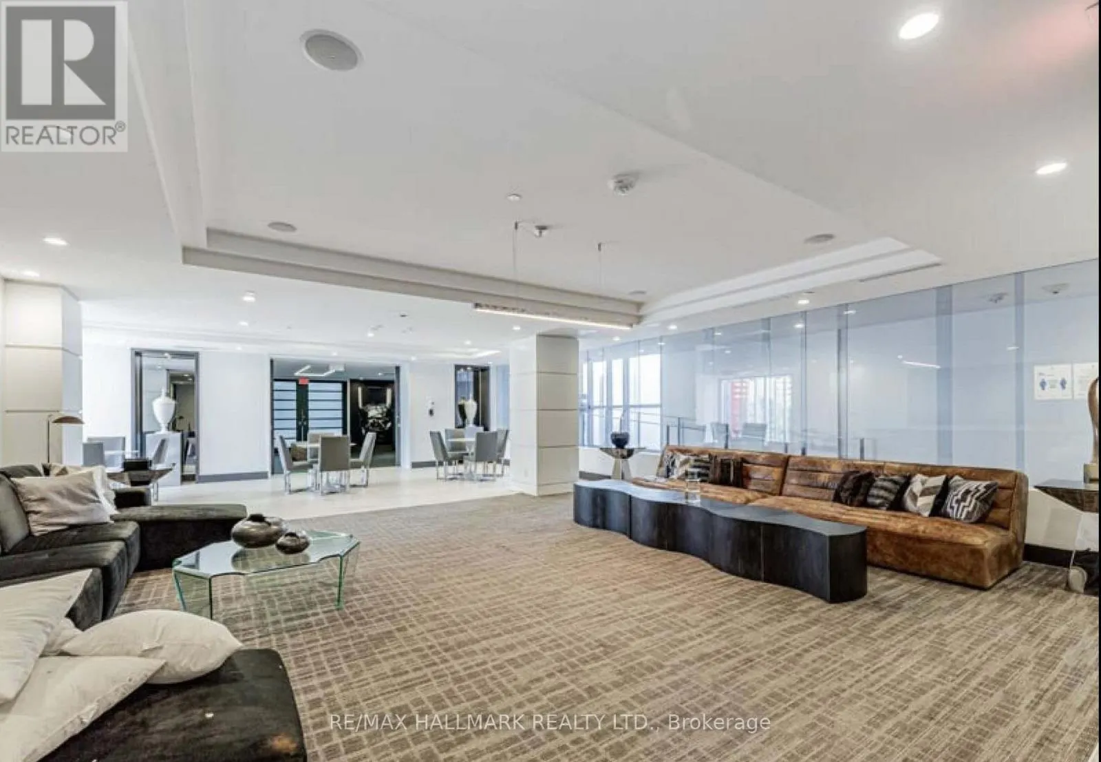 1610 - 9471 YONGE STREET