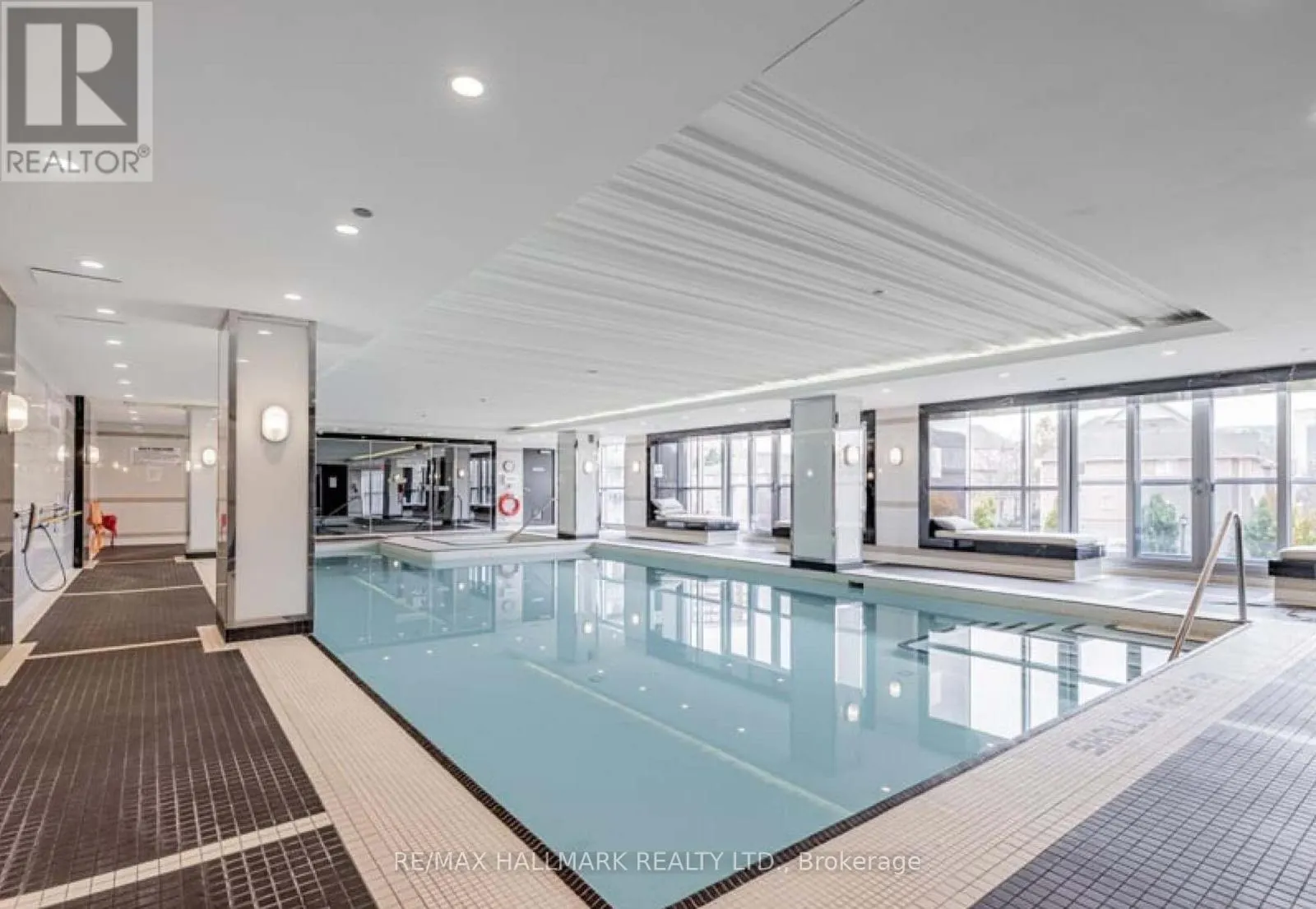 1610 - 9471 YONGE STREET
