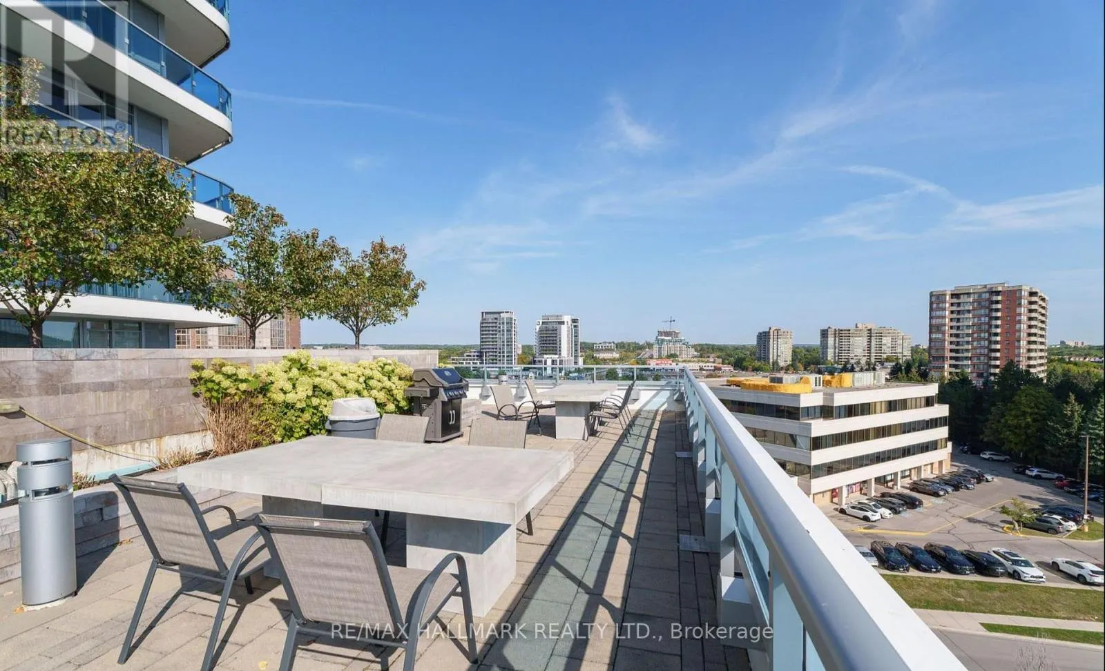 1610 - 9471 YONGE STREET