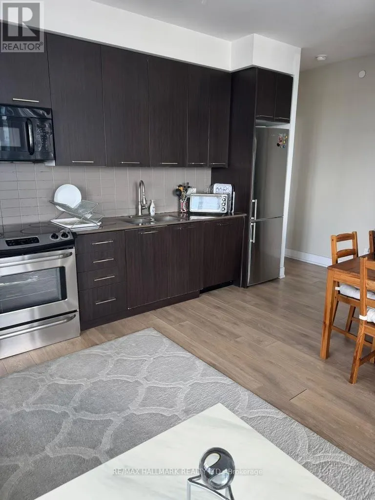 1610 - 9471 YONGE STREET