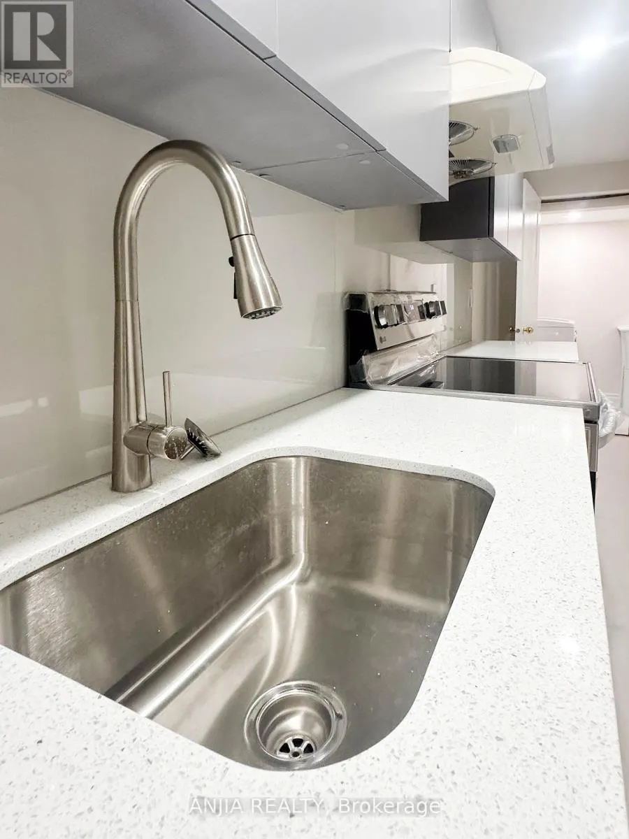 BASEMENT - 139 HILLWOOD STREET