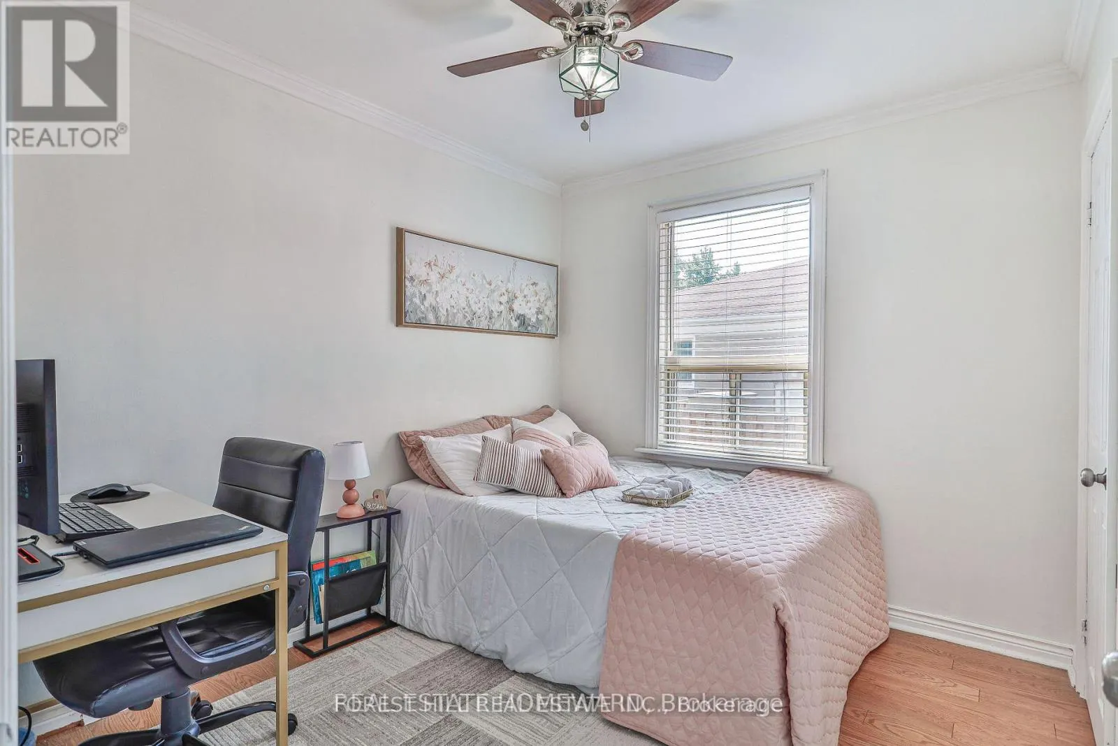 (MAIN) - 220 NEAL DRIVE