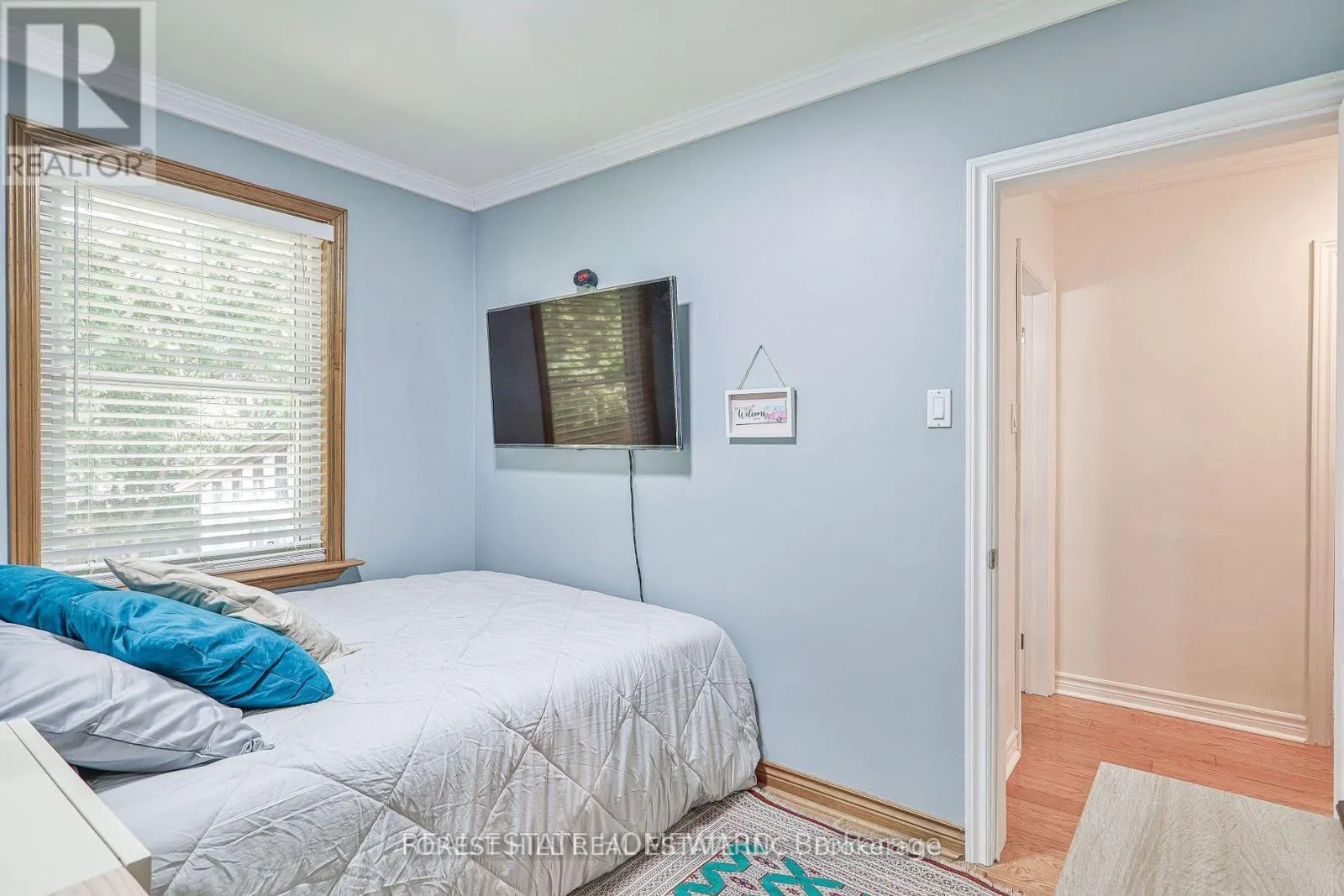 (MAIN) - 220 NEAL DRIVE
