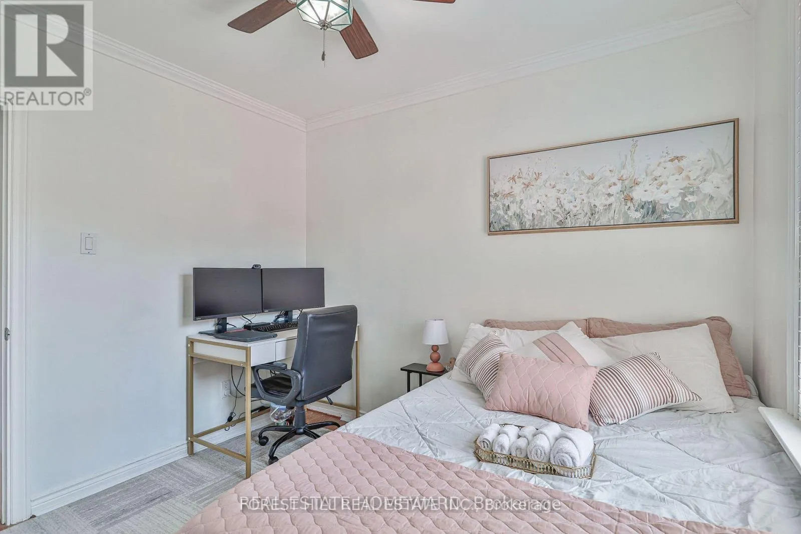 (MAIN) - 220 NEAL DRIVE