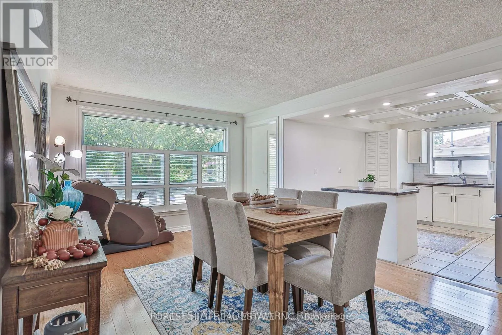 (MAIN) - 220 NEAL DRIVE