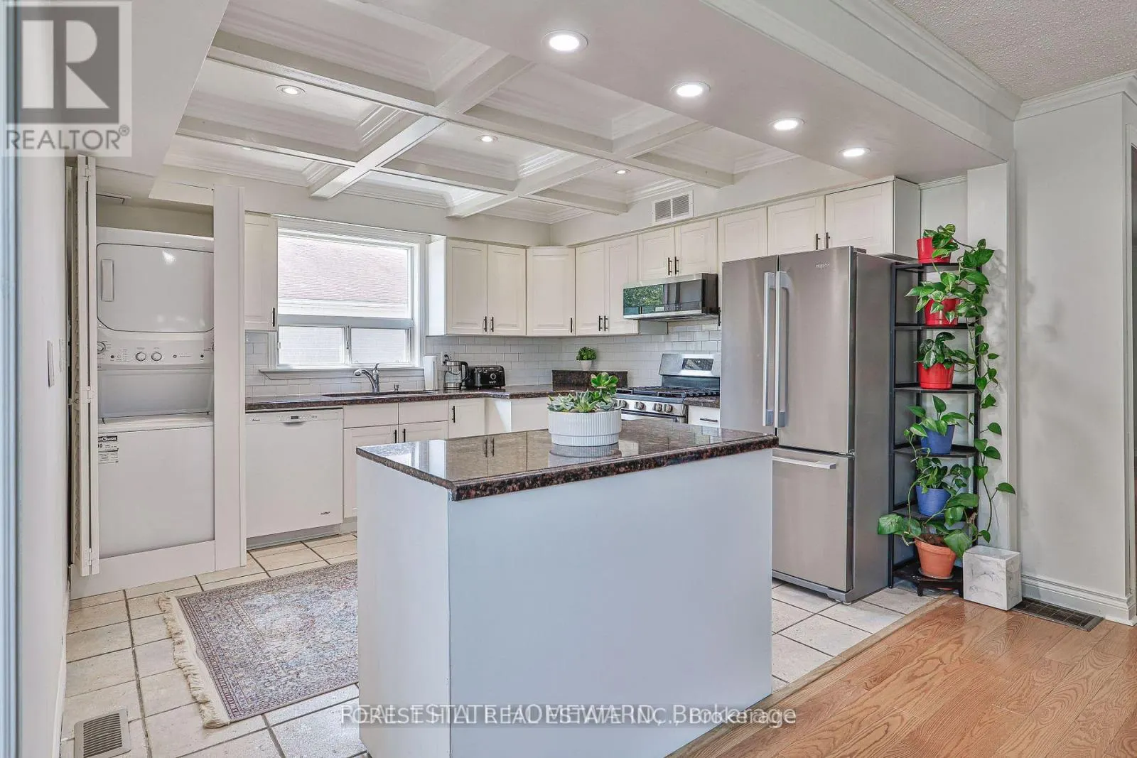 (MAIN) - 220 NEAL DRIVE