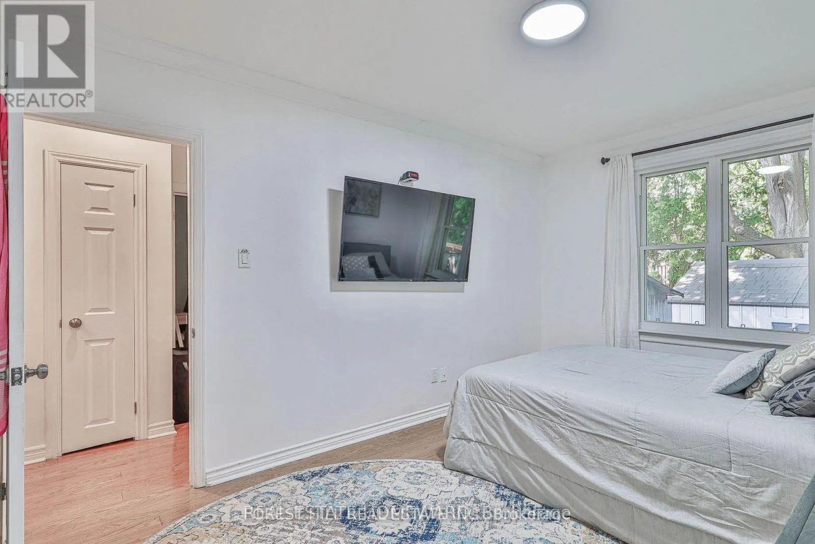 (MAIN) - 220 NEAL DRIVE