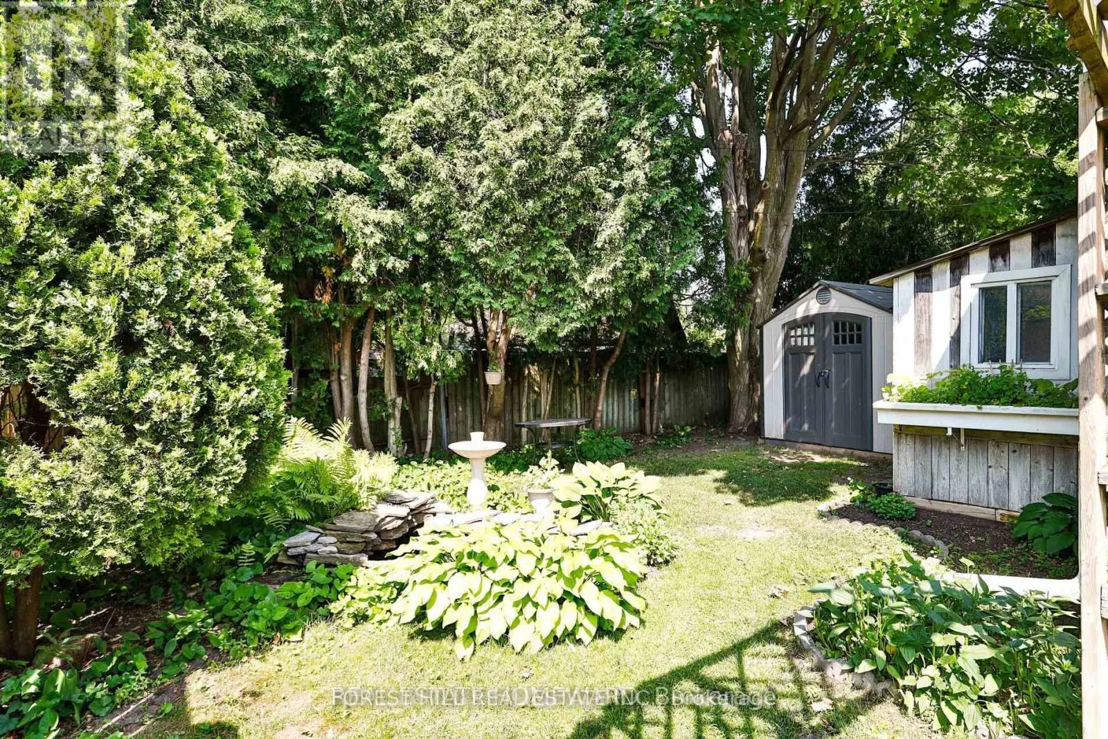 (MAIN) - 220 NEAL DRIVE