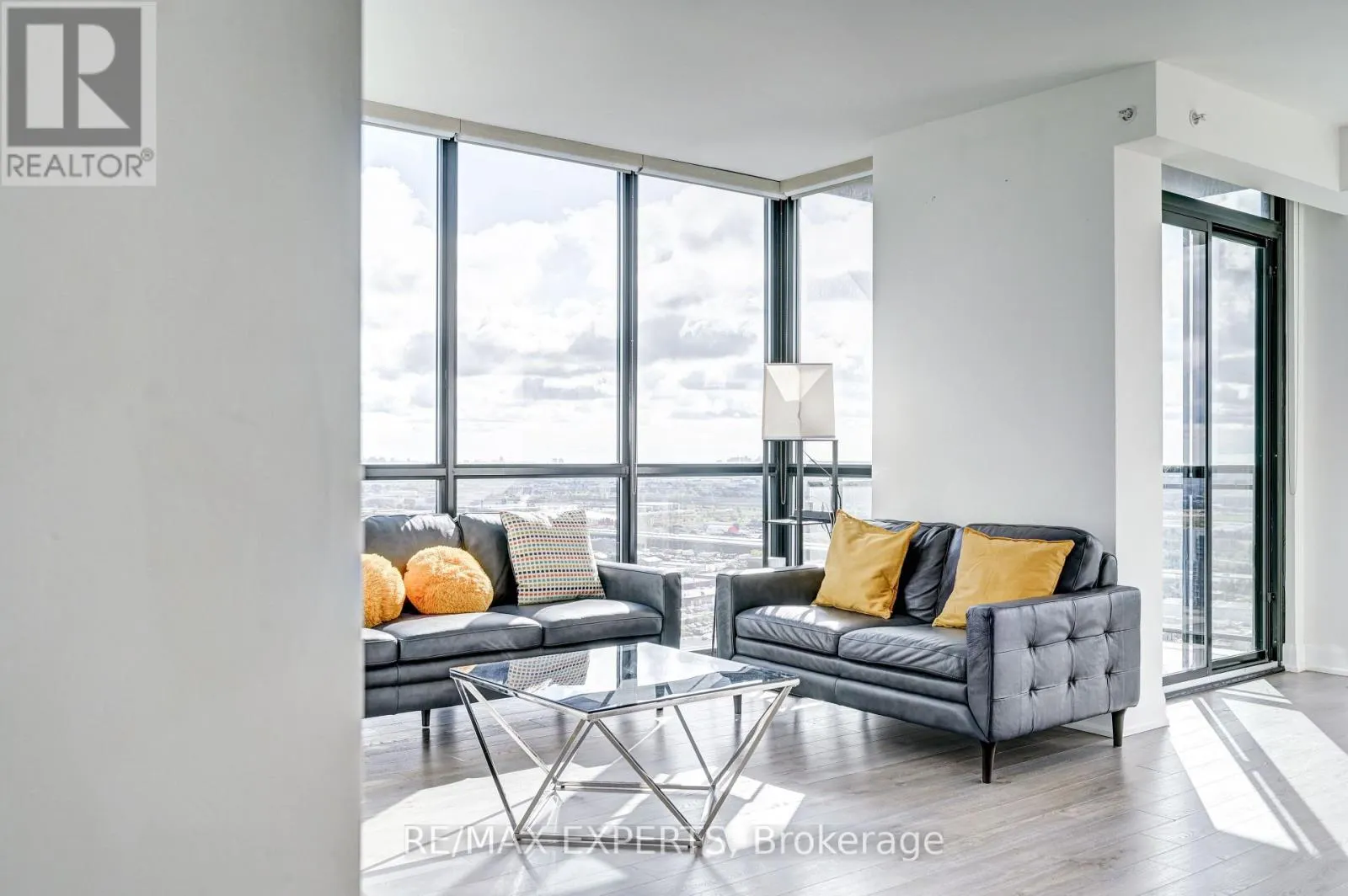 3002 - 2910 HIGHWAY 7 ROAD W