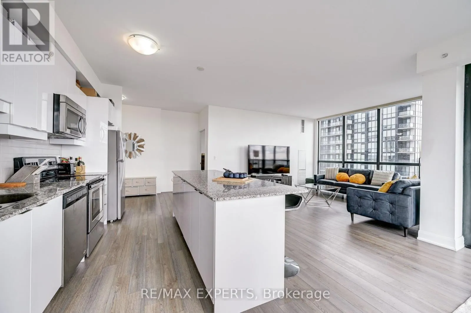 3002 - 2910 HIGHWAY 7 ROAD W