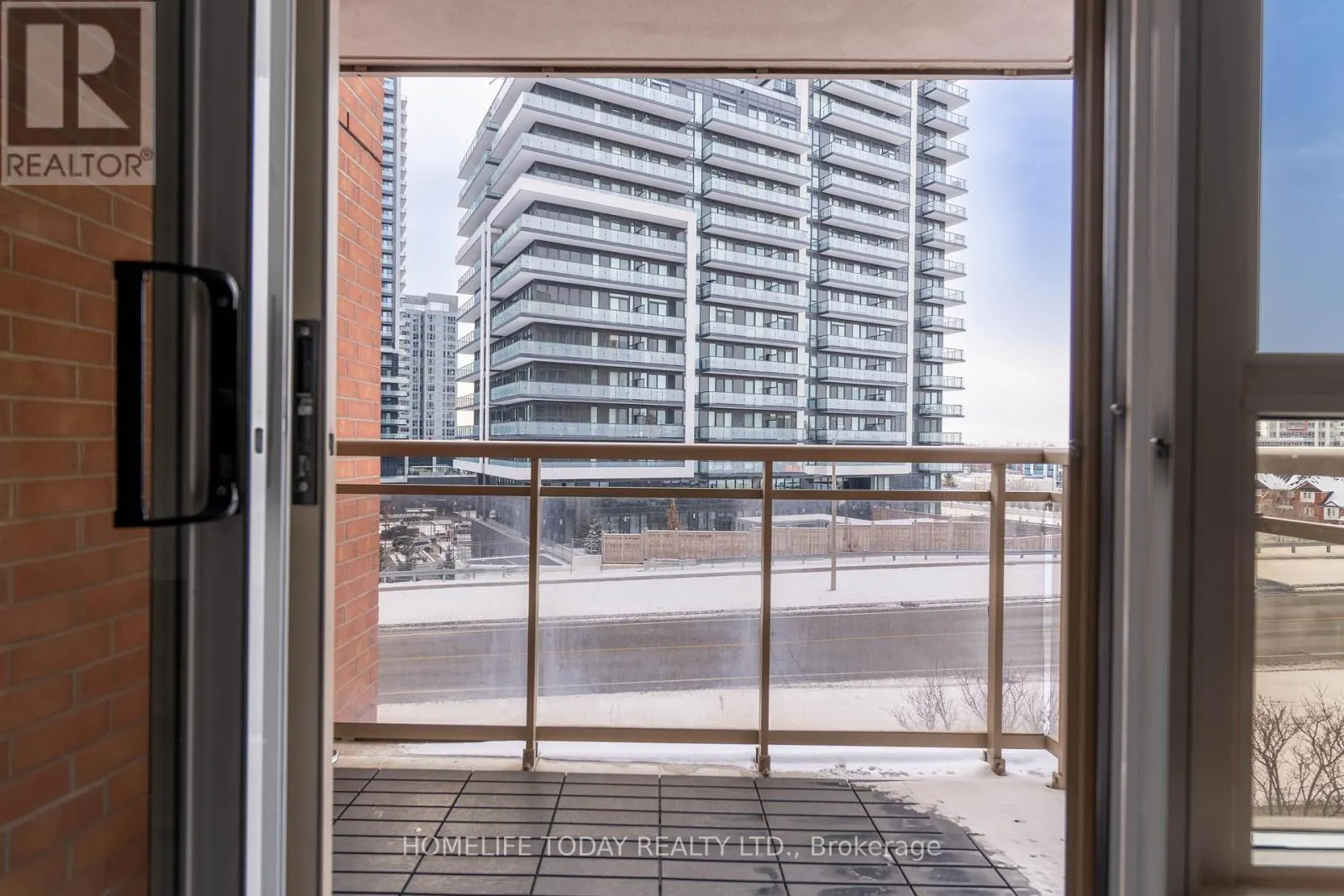 510 - 73 KING WILLIAM CRESCENT
