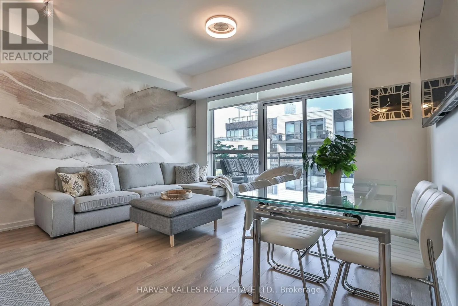 320 - 241 SEA RAY AVENUE