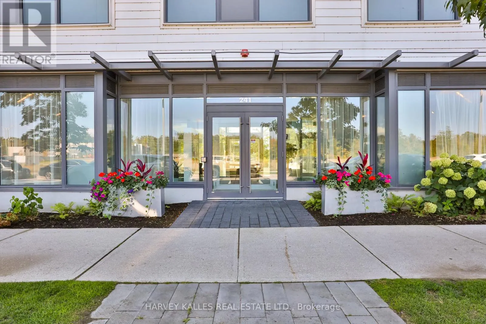 320 - 241 SEA RAY AVENUE