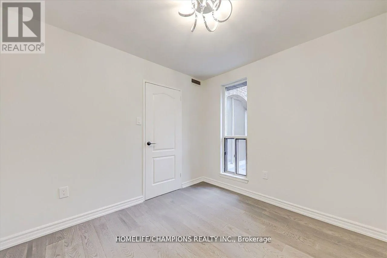 325 - 16 ELGIN STREET N