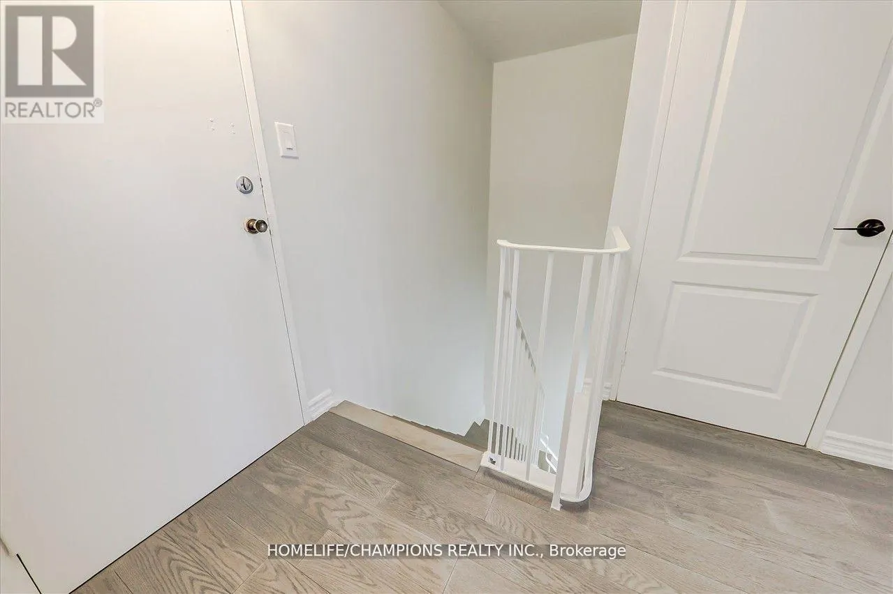 325 - 16 ELGIN STREET N