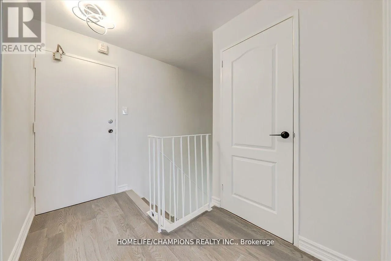 325 - 16 ELGIN STREET N