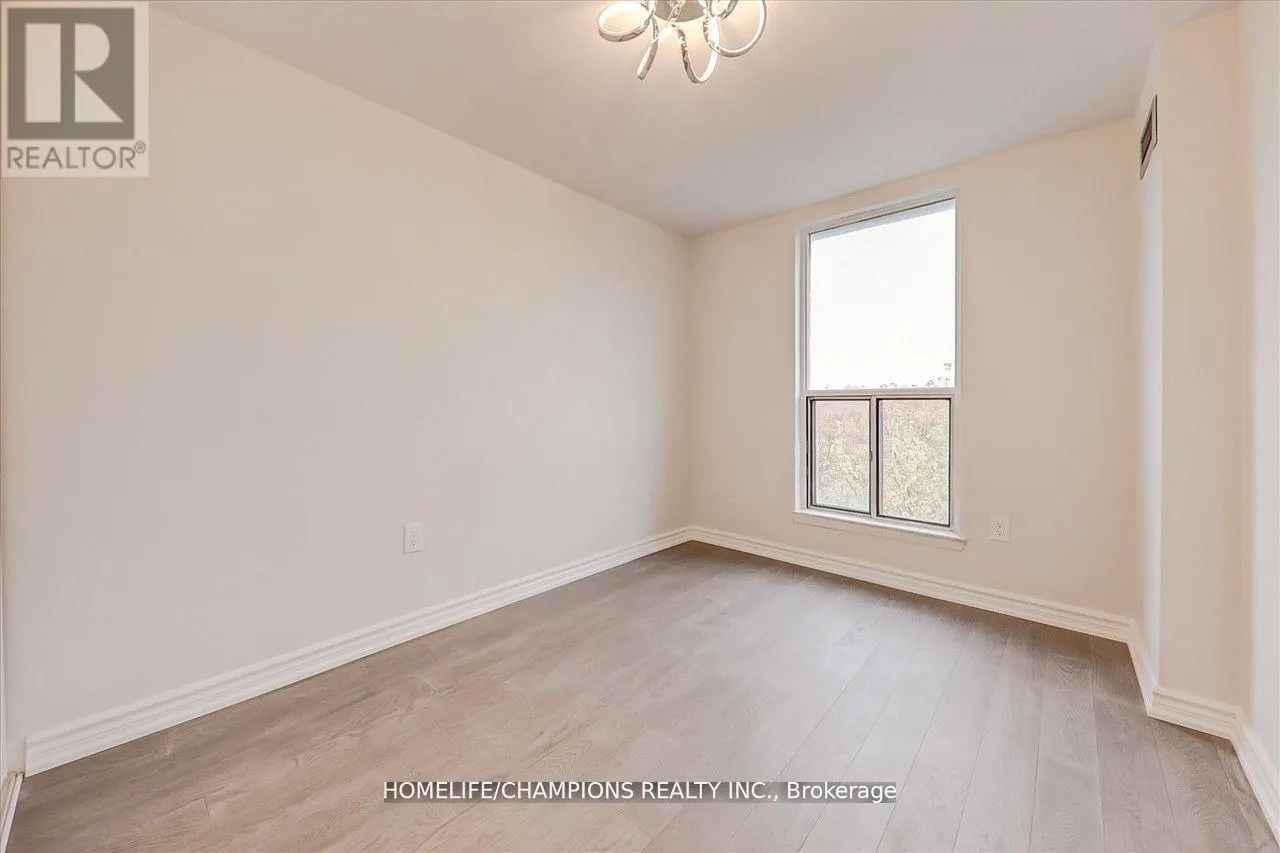 325 - 16 ELGIN STREET N