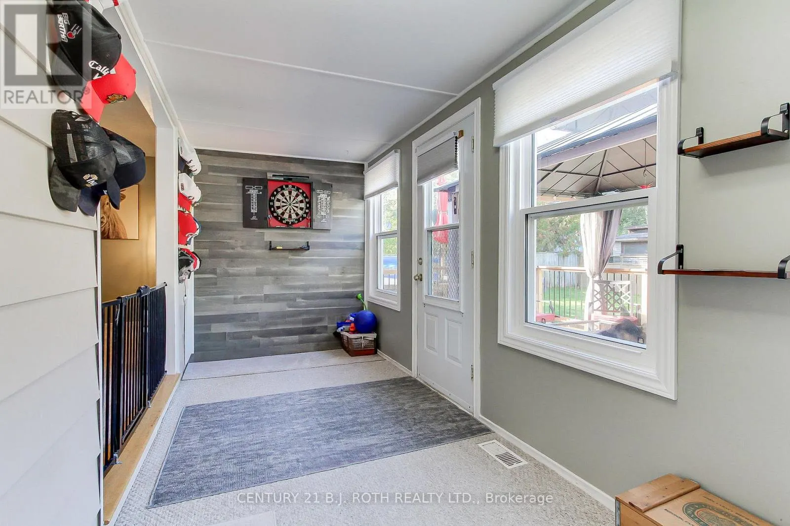 32 FRANKLIN BEACH ROAD