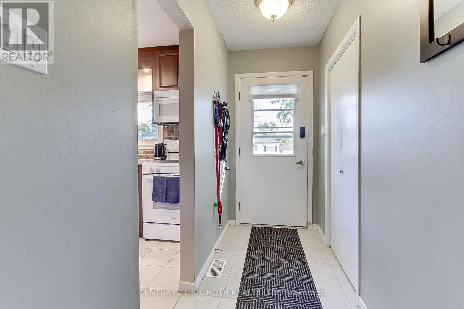 32 FRANKLIN BEACH ROAD