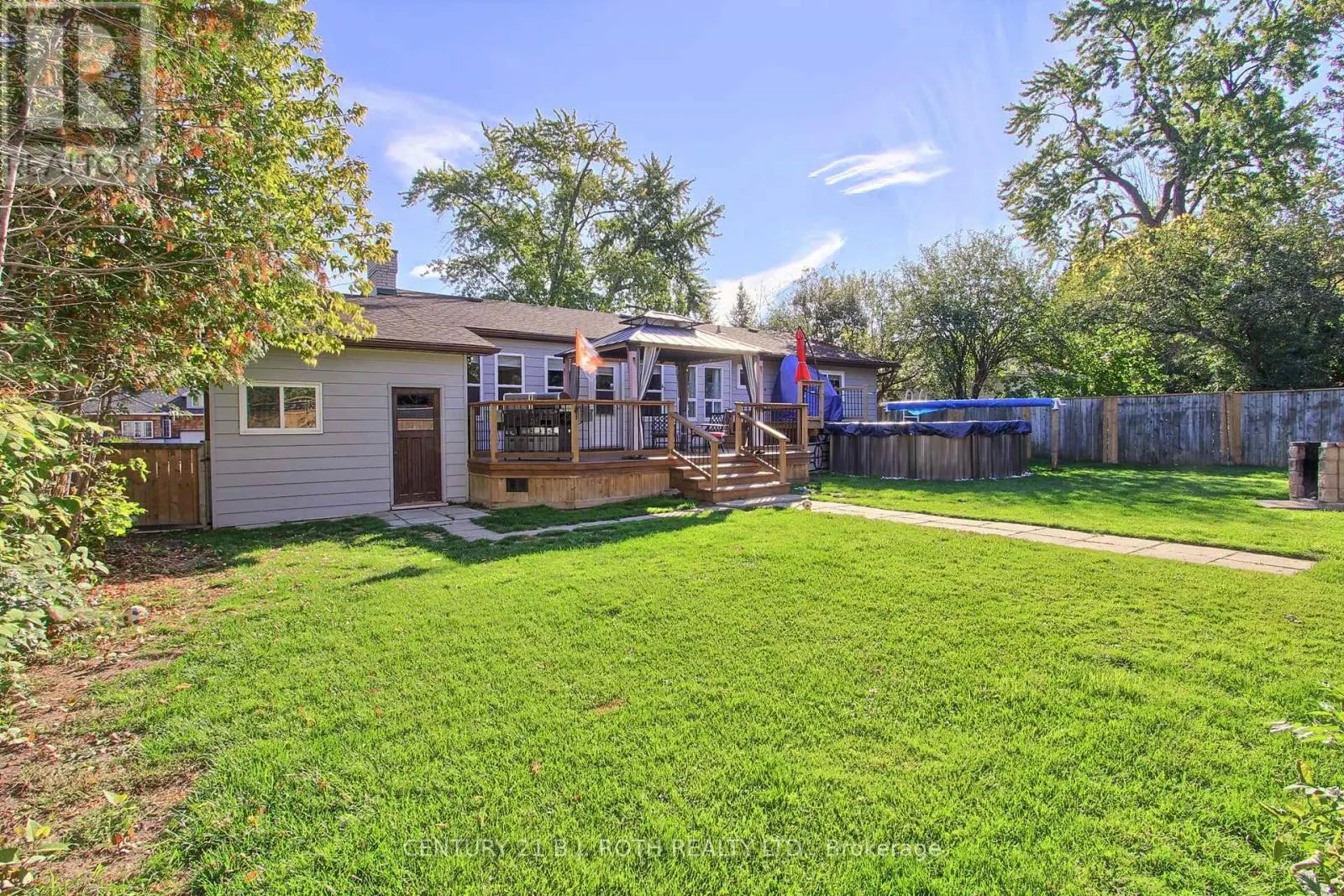 32 FRANKLIN BEACH ROAD