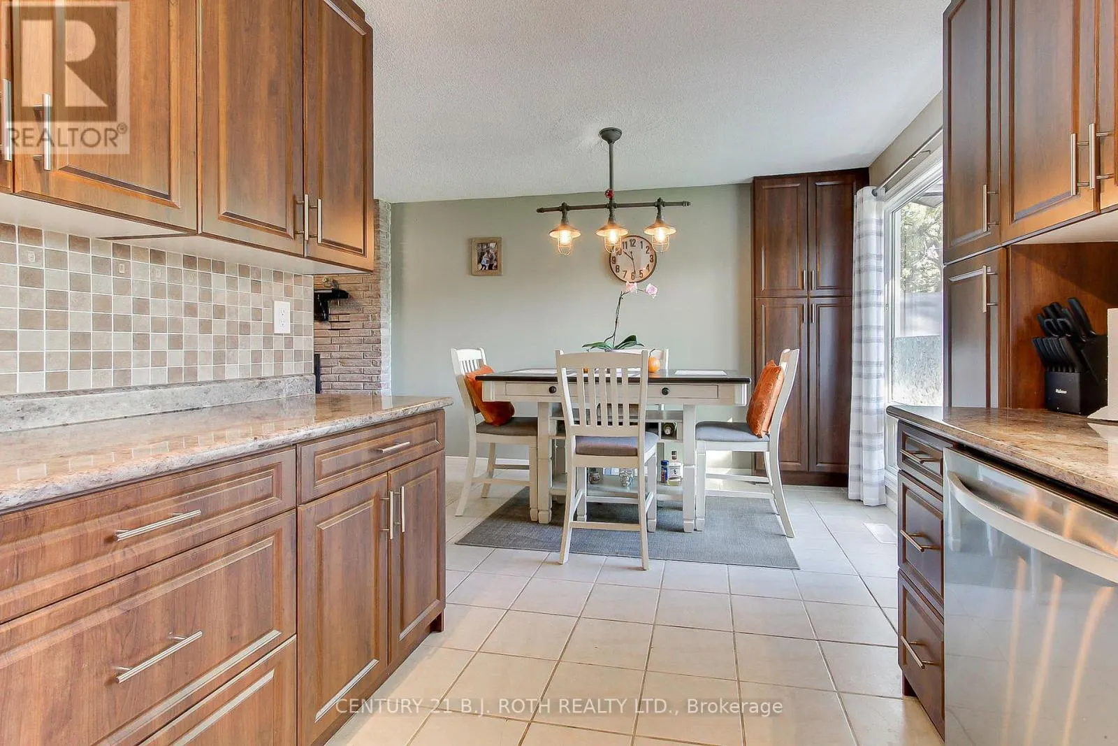 32 FRANKLIN BEACH ROAD