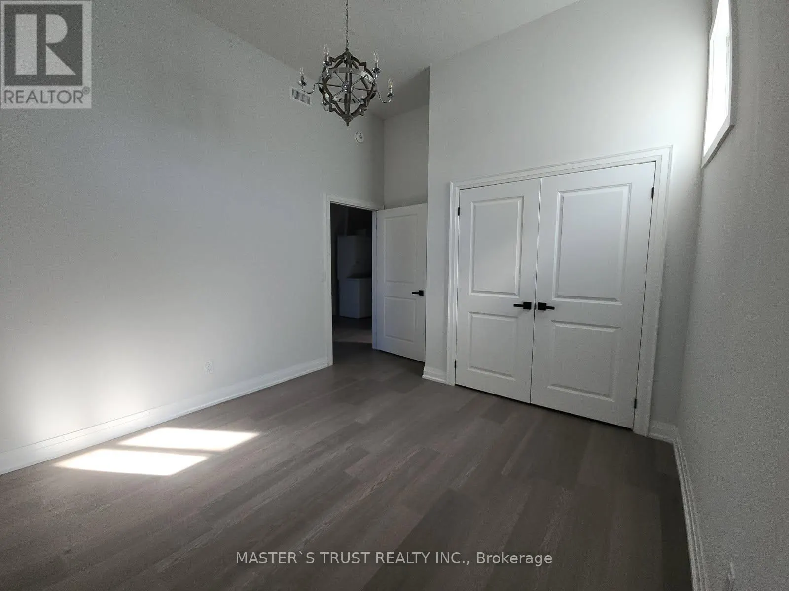 3 - 54 MAIN STREET S
