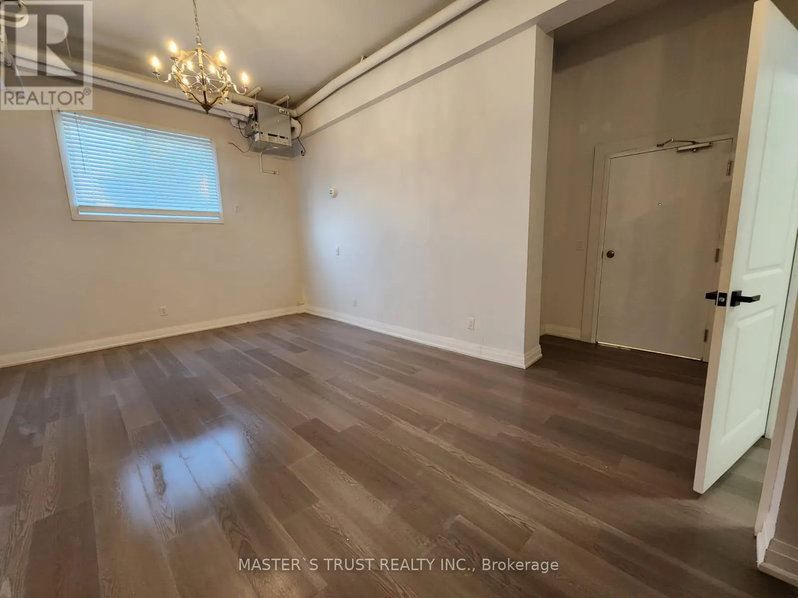 3 - 54 MAIN STREET S