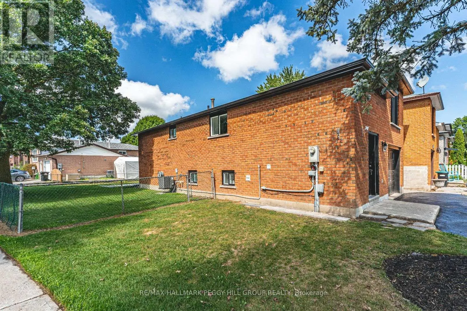 388 PARKWOOD AVENUE