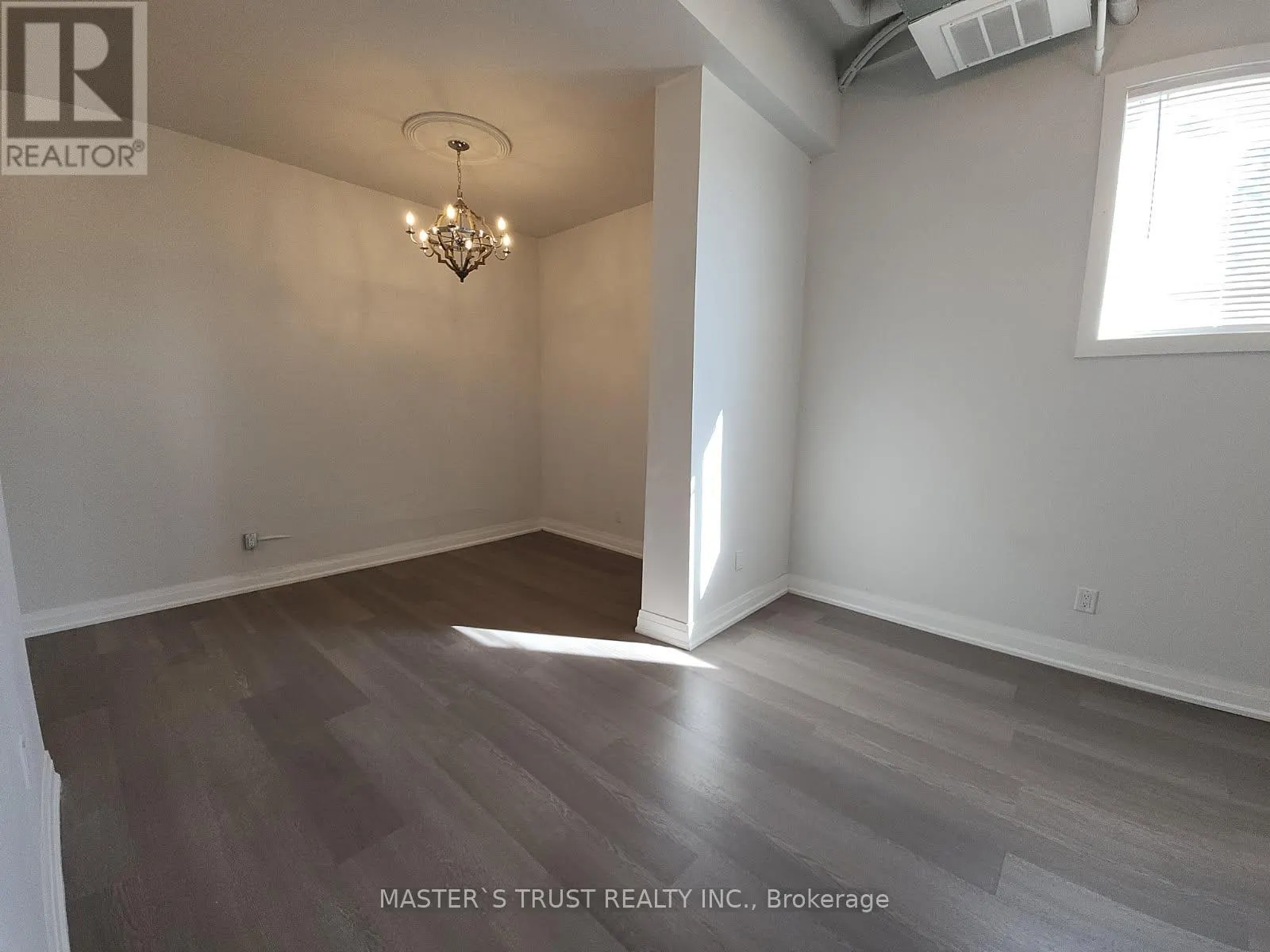 2 - 54 MAIN STREET S