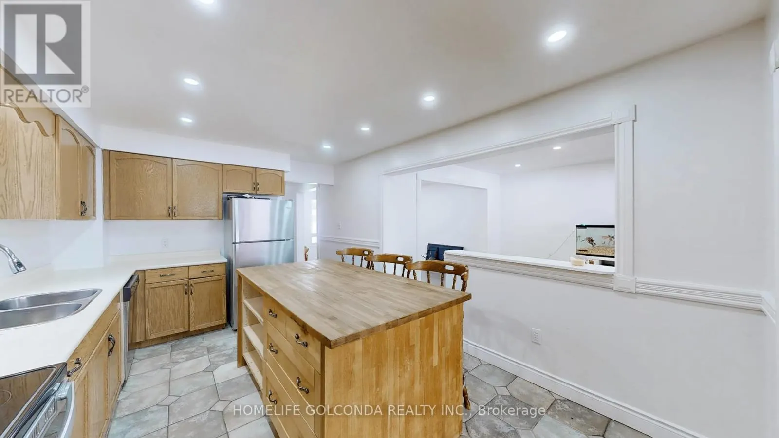 129 KERR BOULEVARD S