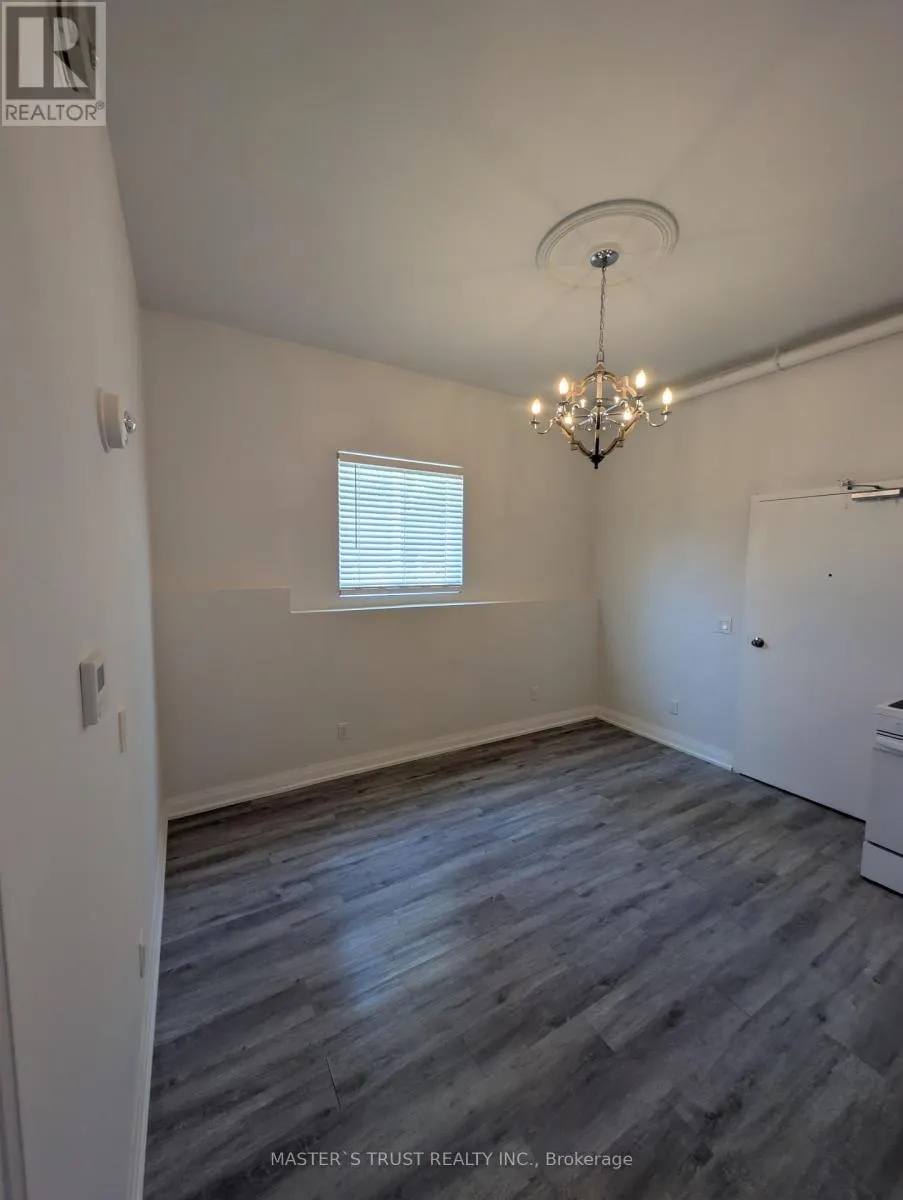 4 - 54 MAIN STREET S