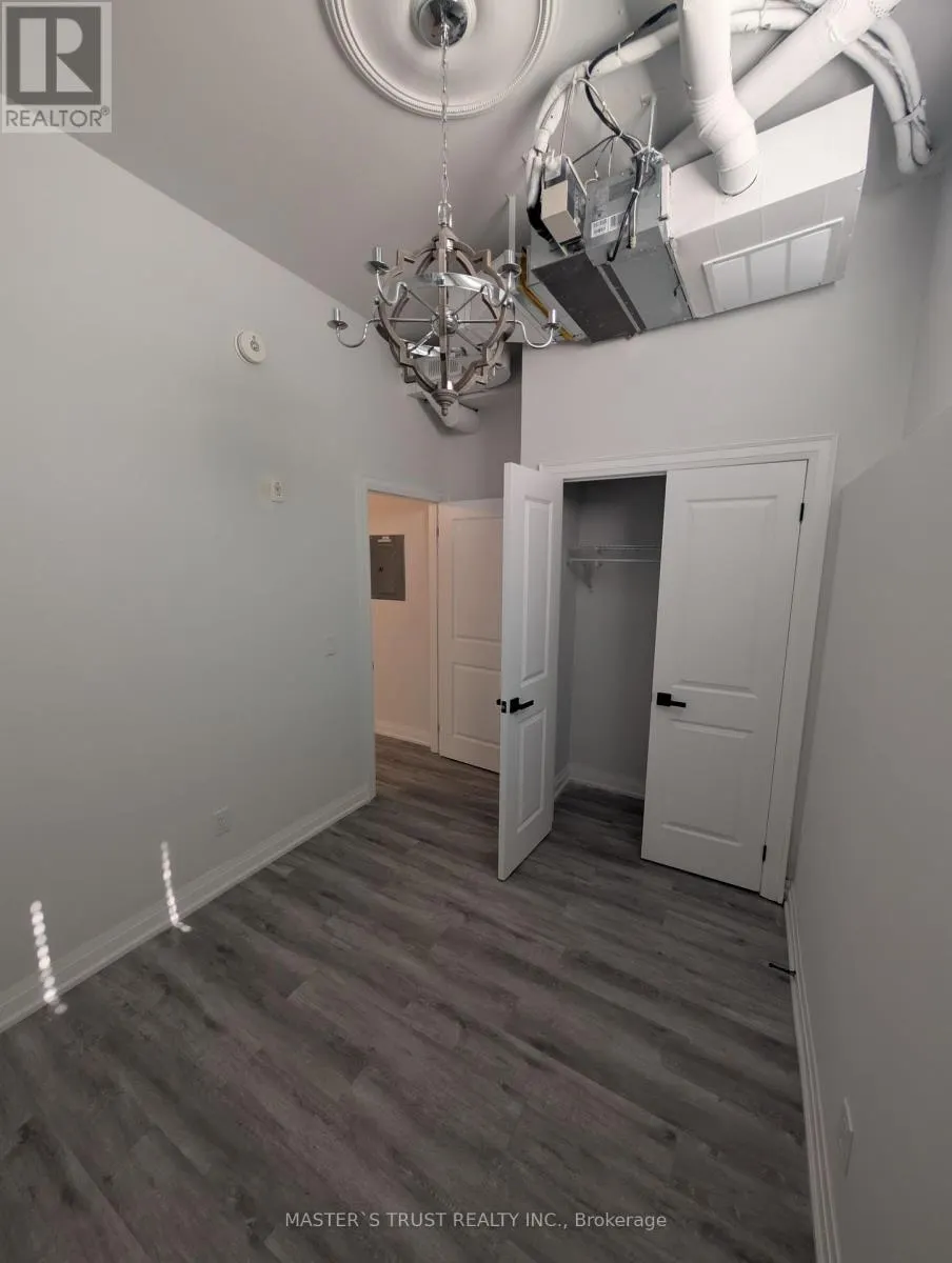 4 - 54 MAIN STREET S