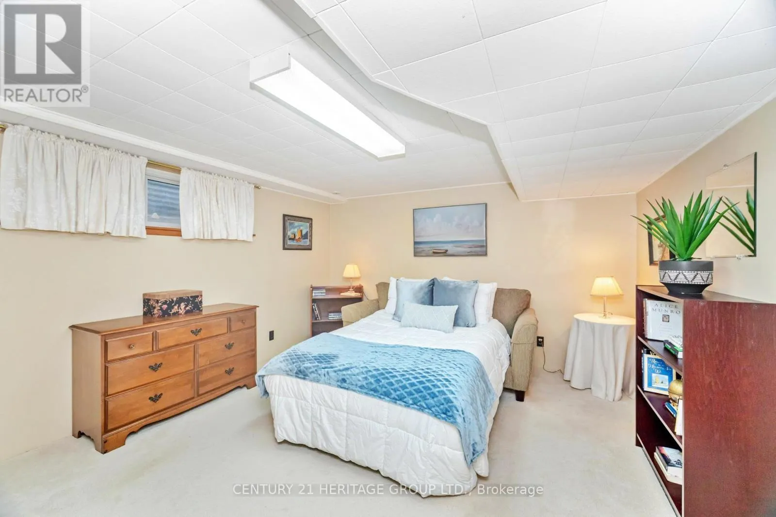 22 POPLAR DRIVE