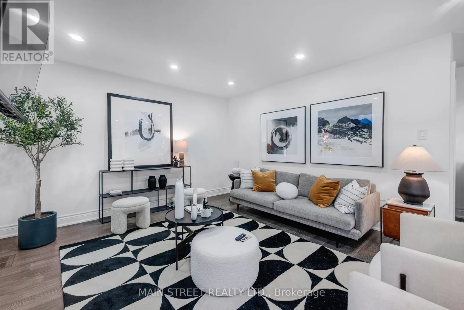 36 NELSON CIRCLE