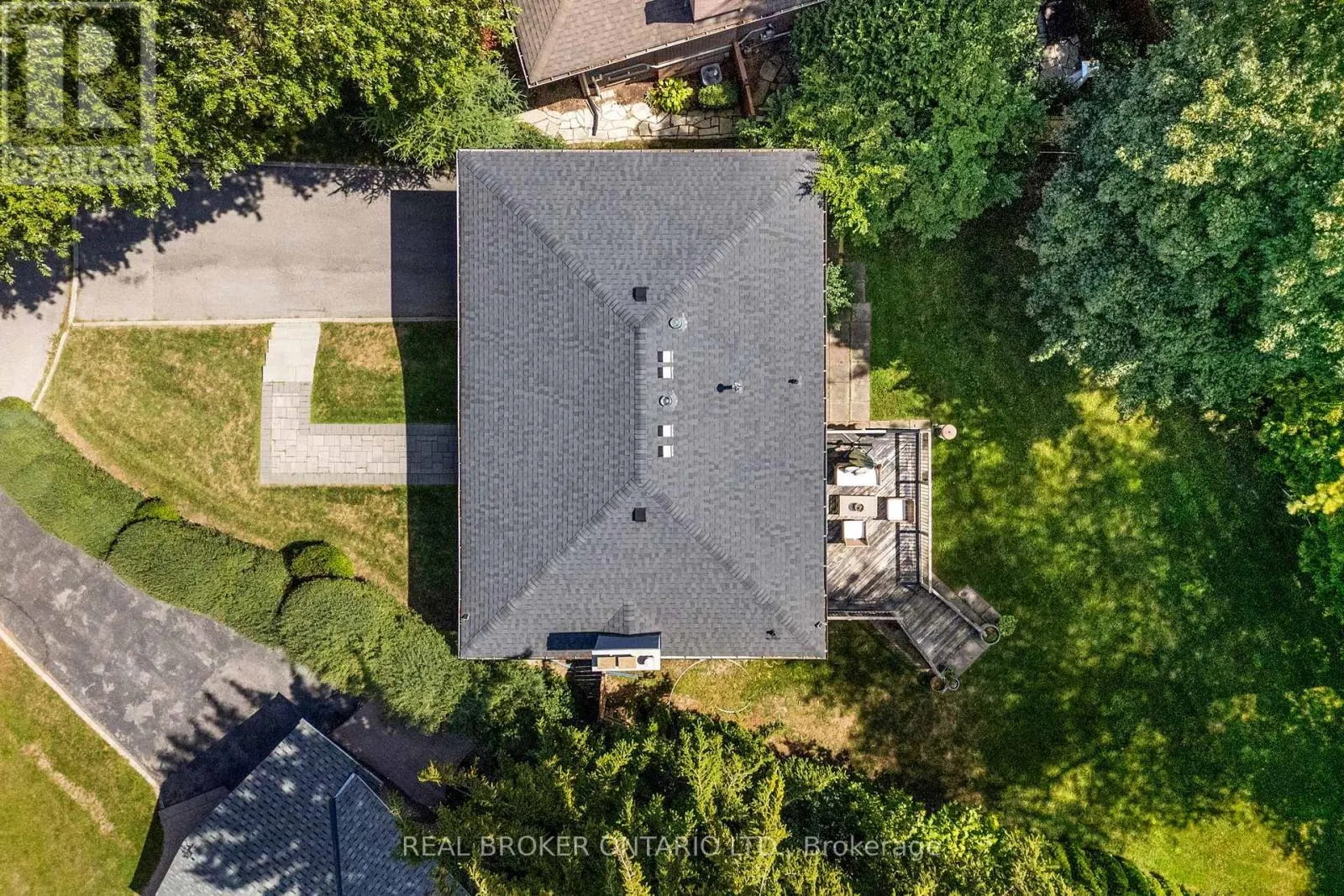 240 ROSEMAR GARDENS