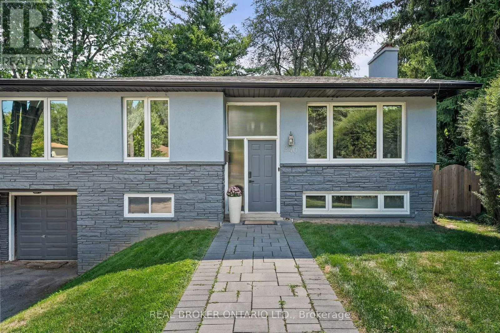 240 ROSEMAR GARDENS