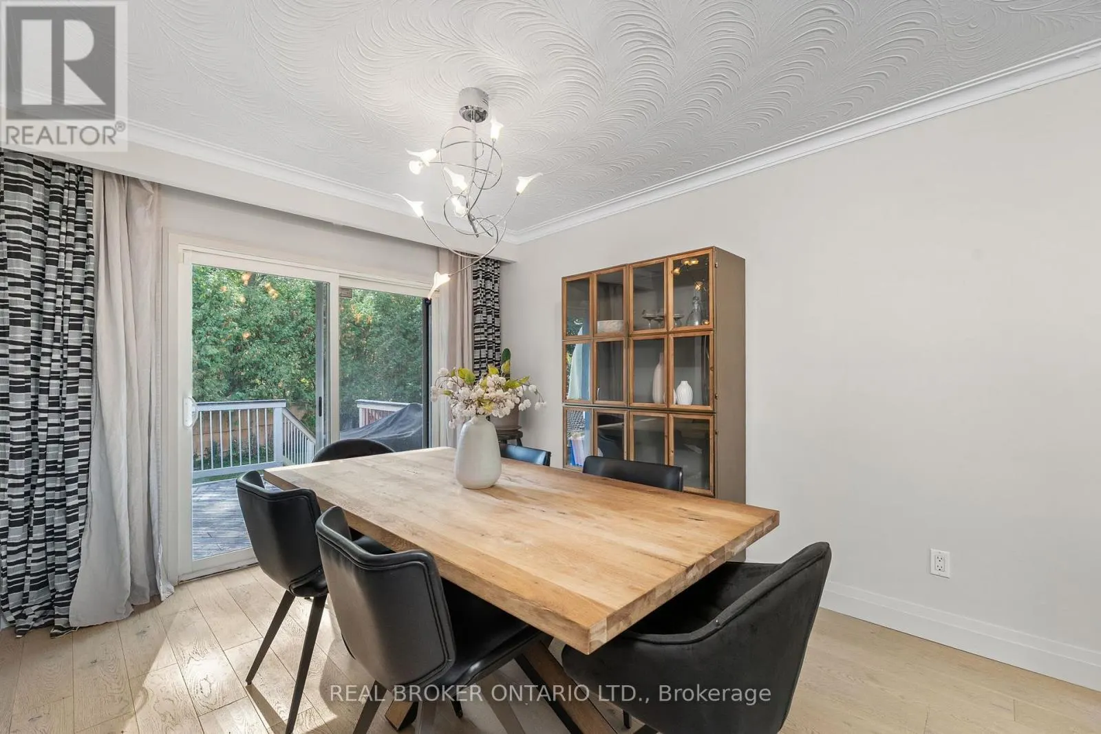 240 ROSEMAR GARDENS