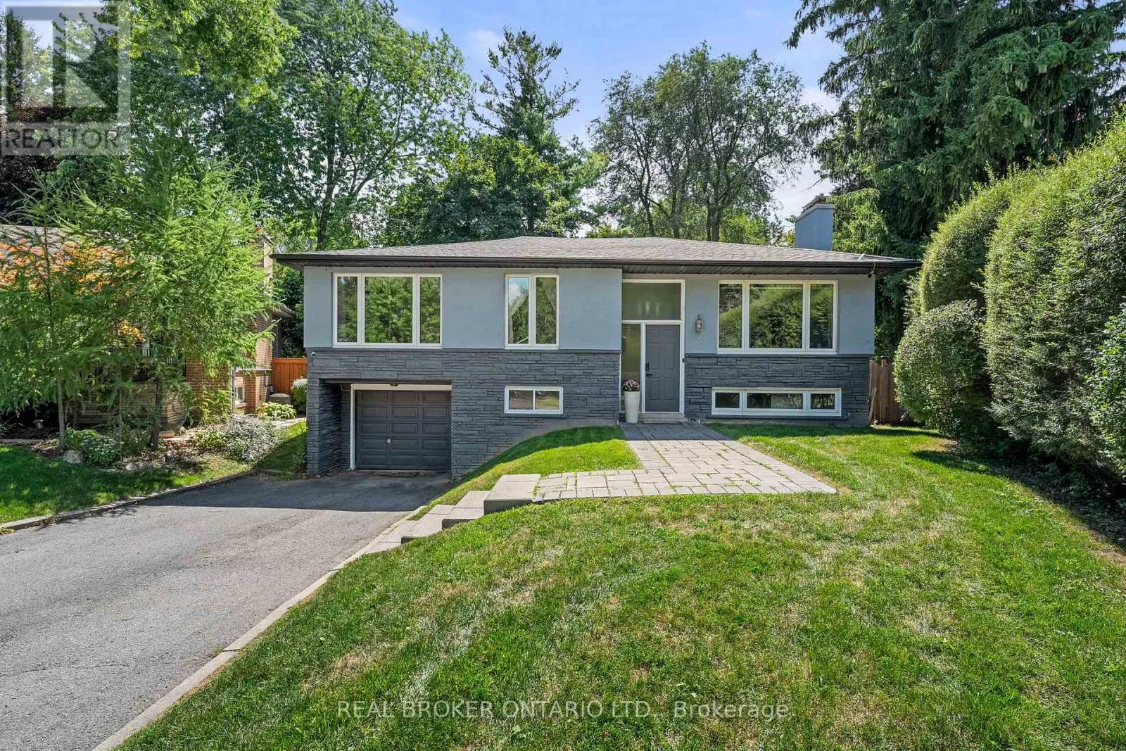 240 ROSEMAR GARDENS