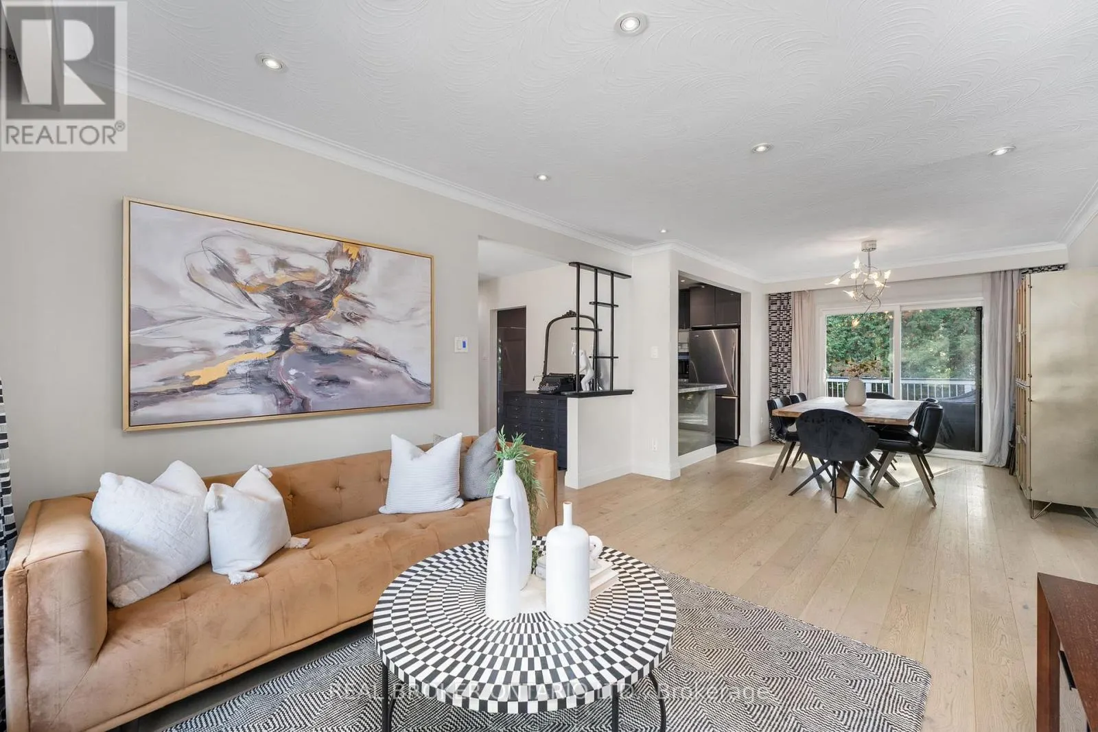 240 ROSEMAR GARDENS