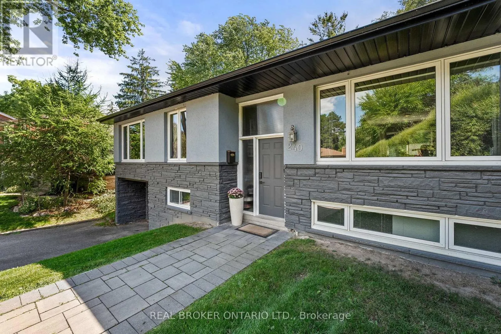 240 ROSEMAR GARDENS