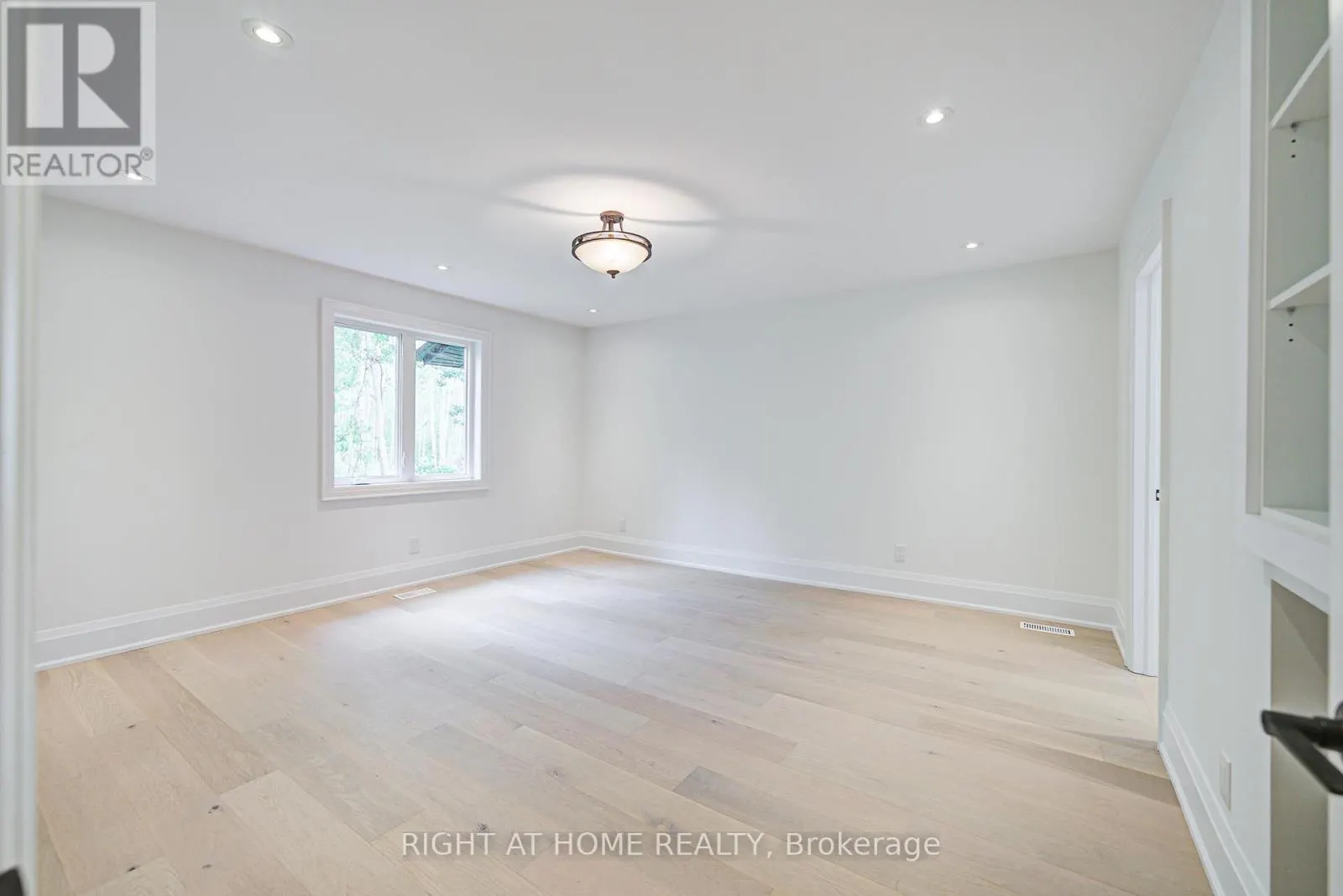 26375 WOODBINE AVENUE