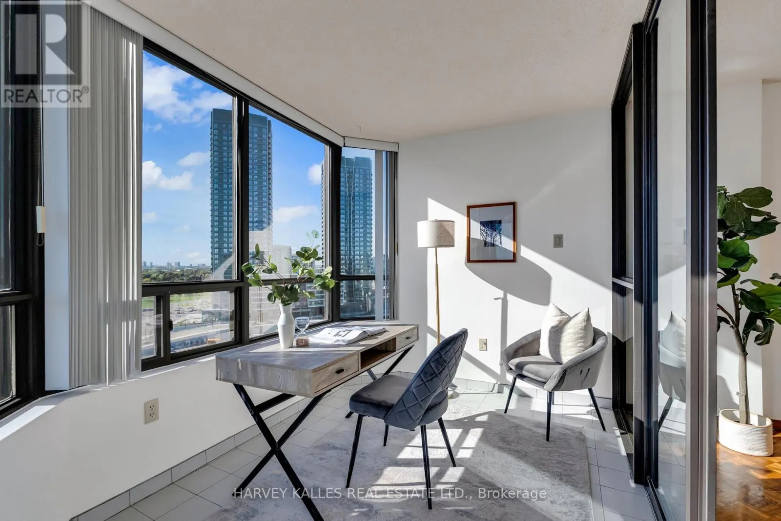 1411 - 7440 BATHURST STREET