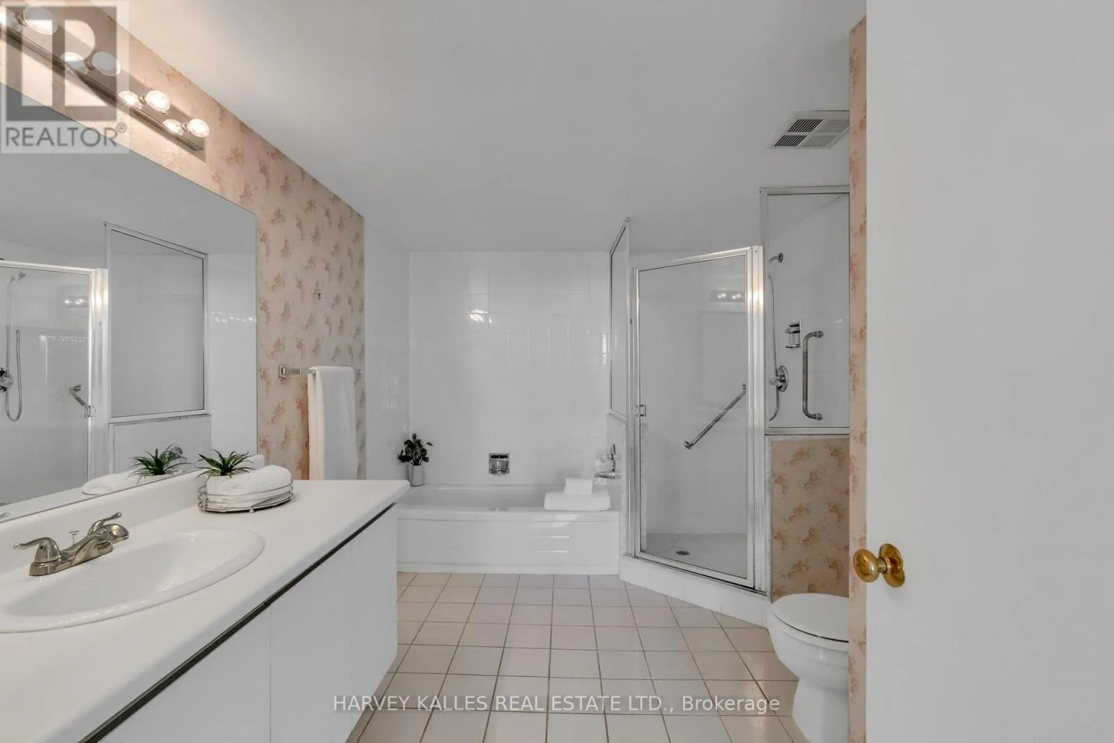 1411 - 7440 BATHURST STREET