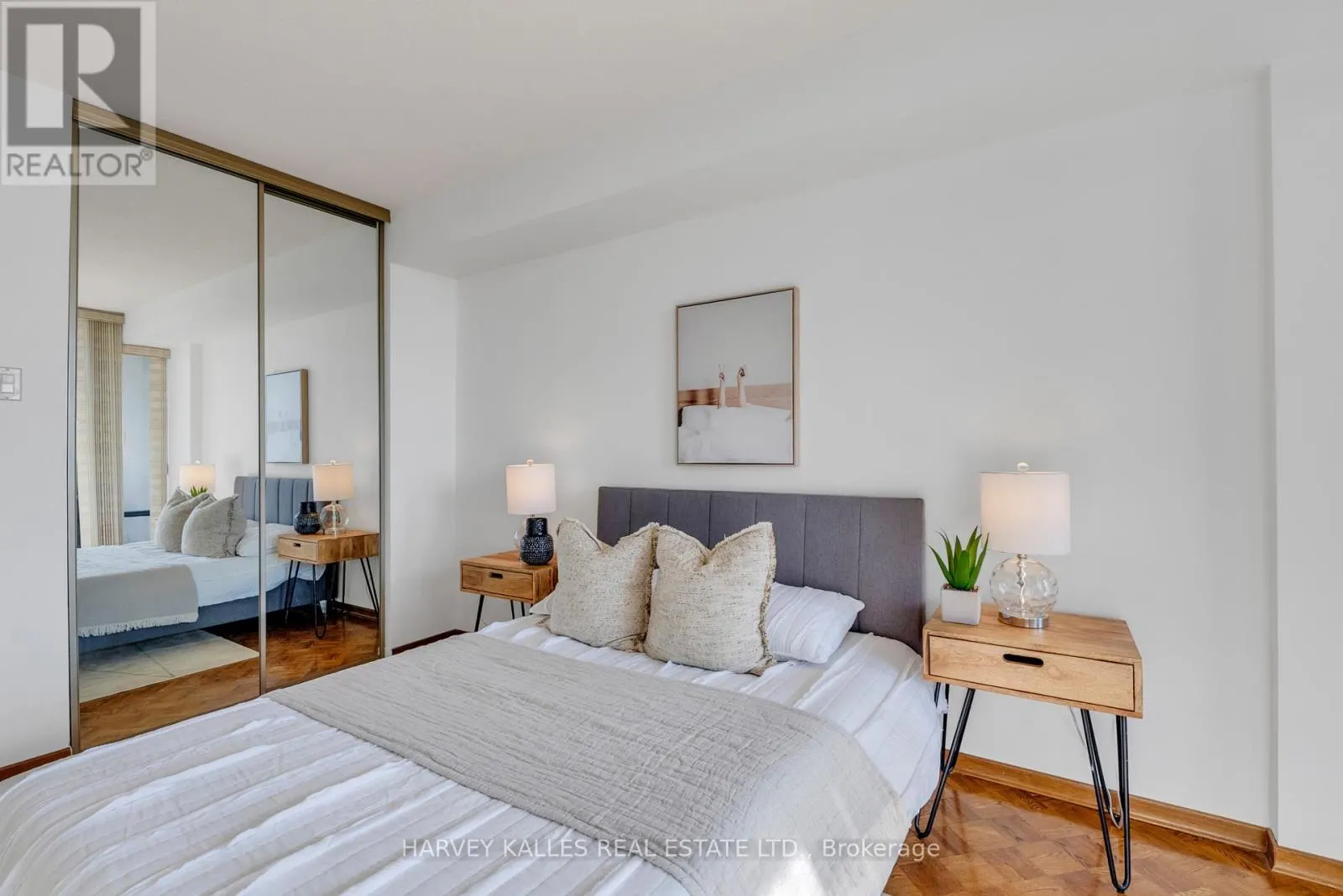 1411 - 7440 BATHURST STREET