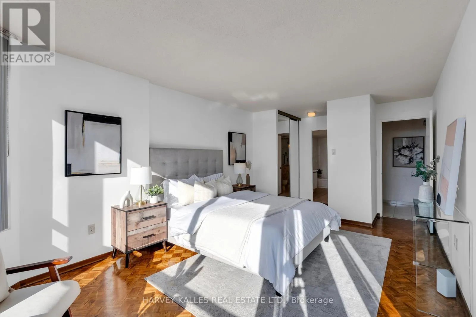 1411 - 7440 BATHURST STREET